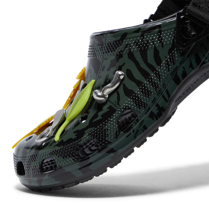 CROCS Aries Arise x Crocs Clsc Clg Blk Color: Black 211060-001