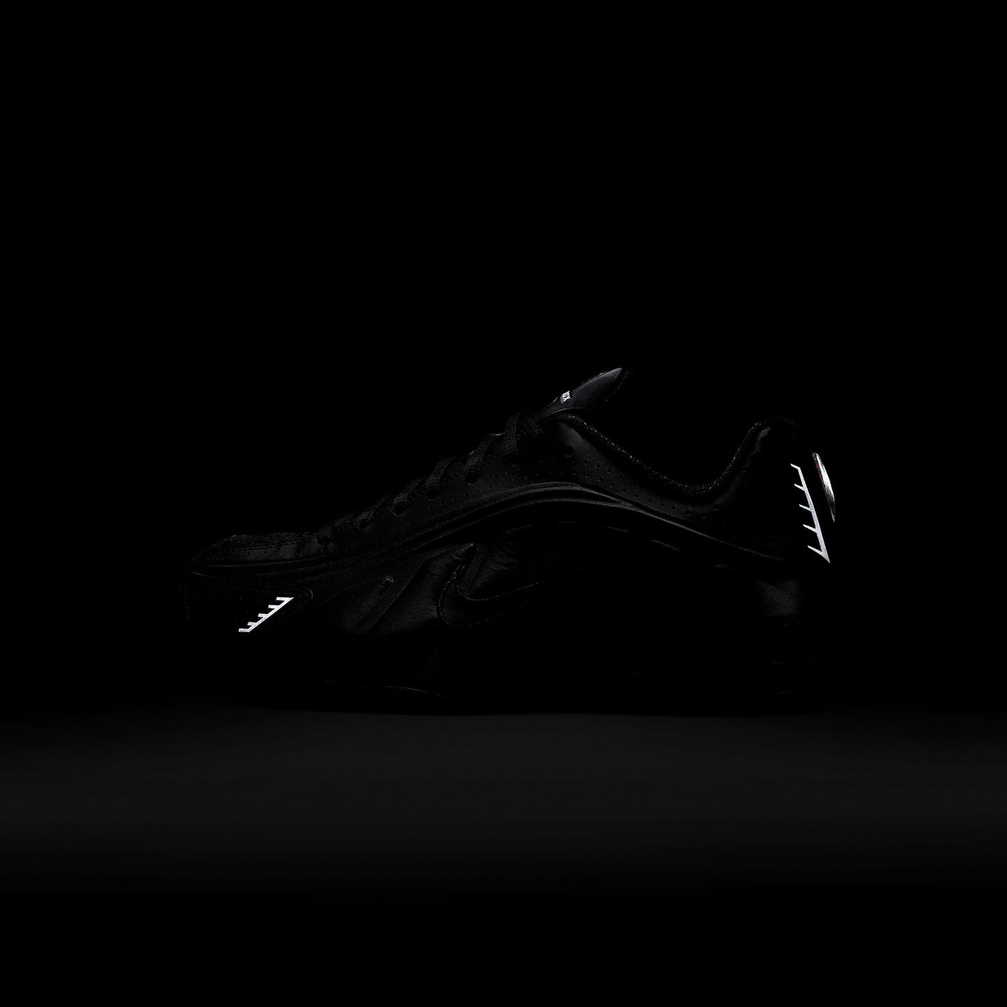 Nike Shox R4 Women Black/black-black-max Orange AR3565-004