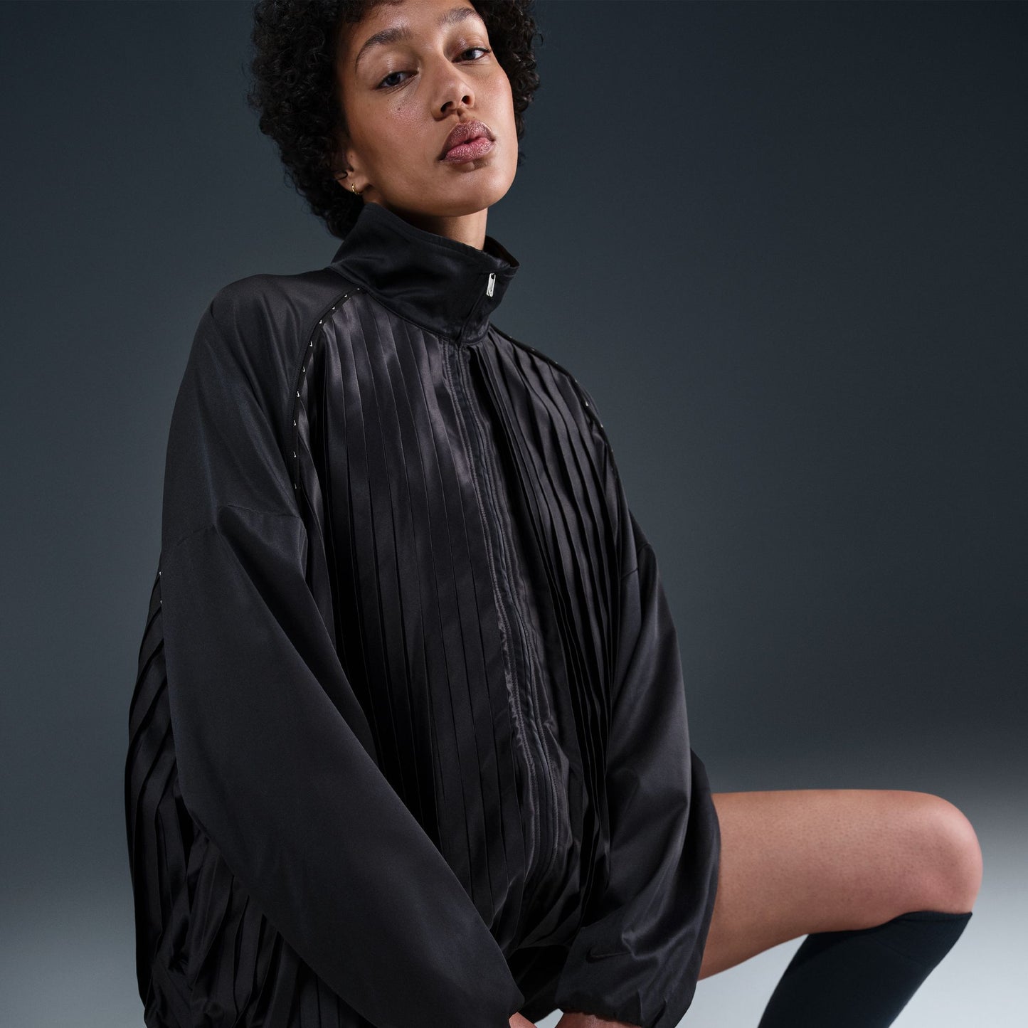 NIKE SPORTWEARS COLLECTION WOMENS PLEATED JACKET BLACK/BLACK HJ0516-010