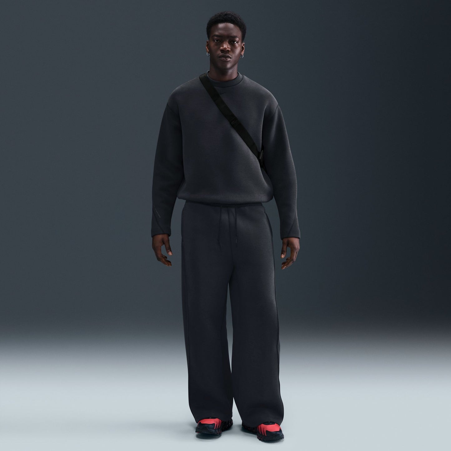 NIKE TECH FLEECE LOOSE FIT CREW ANTHRACITE HV6537-060
