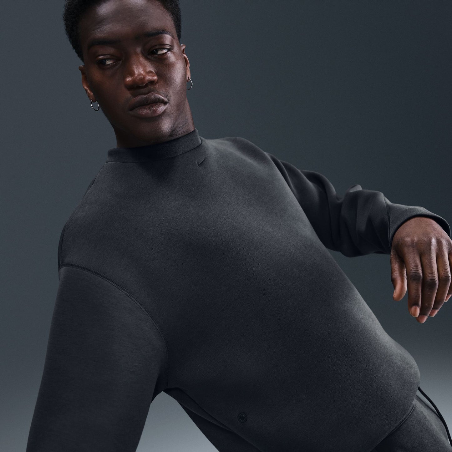 NIKE TECH FLEECE LOOSE FIT CREW ANTHRACITE HV6537-060
