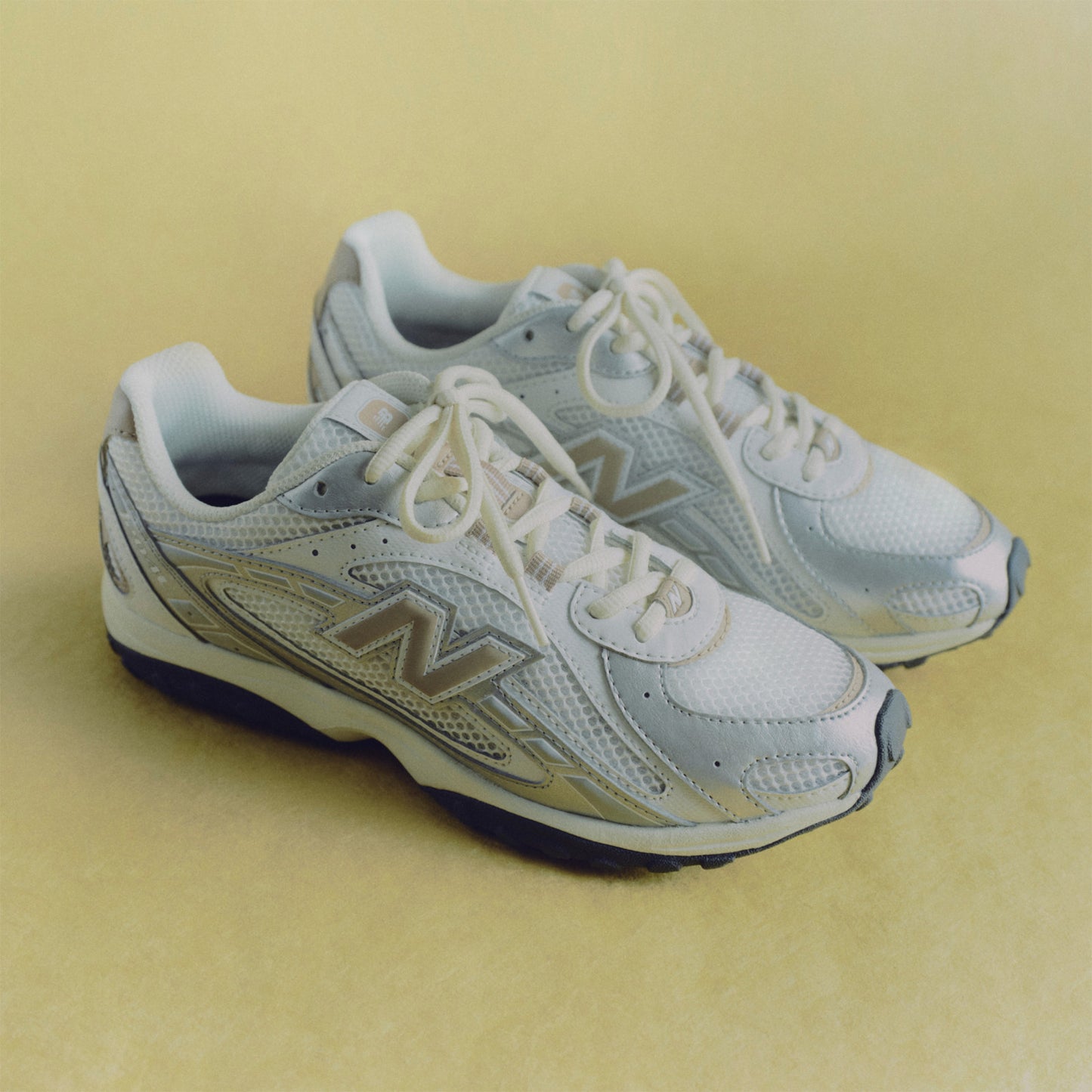 NEW BALANCE 204L Silver Metallic Flat Taupe U204LSWA