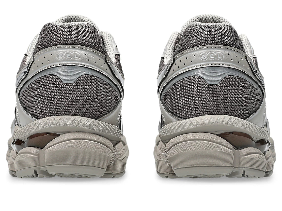 ASICS GEL-CUMULUS 16 Cocoa Powder/Pure Silver Style: 1203A733-201
