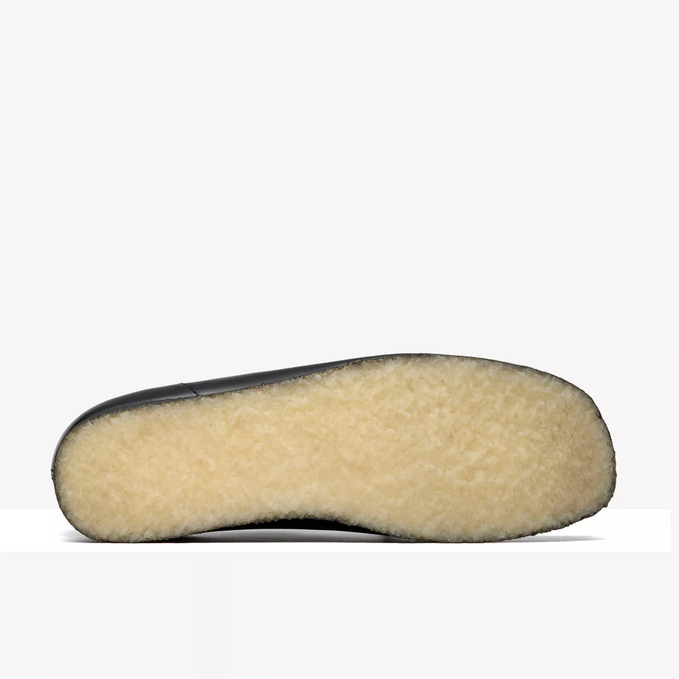 CLARKS Wallabee Black Hi Shine Leather 26183780 – Shoe Gallery Inc