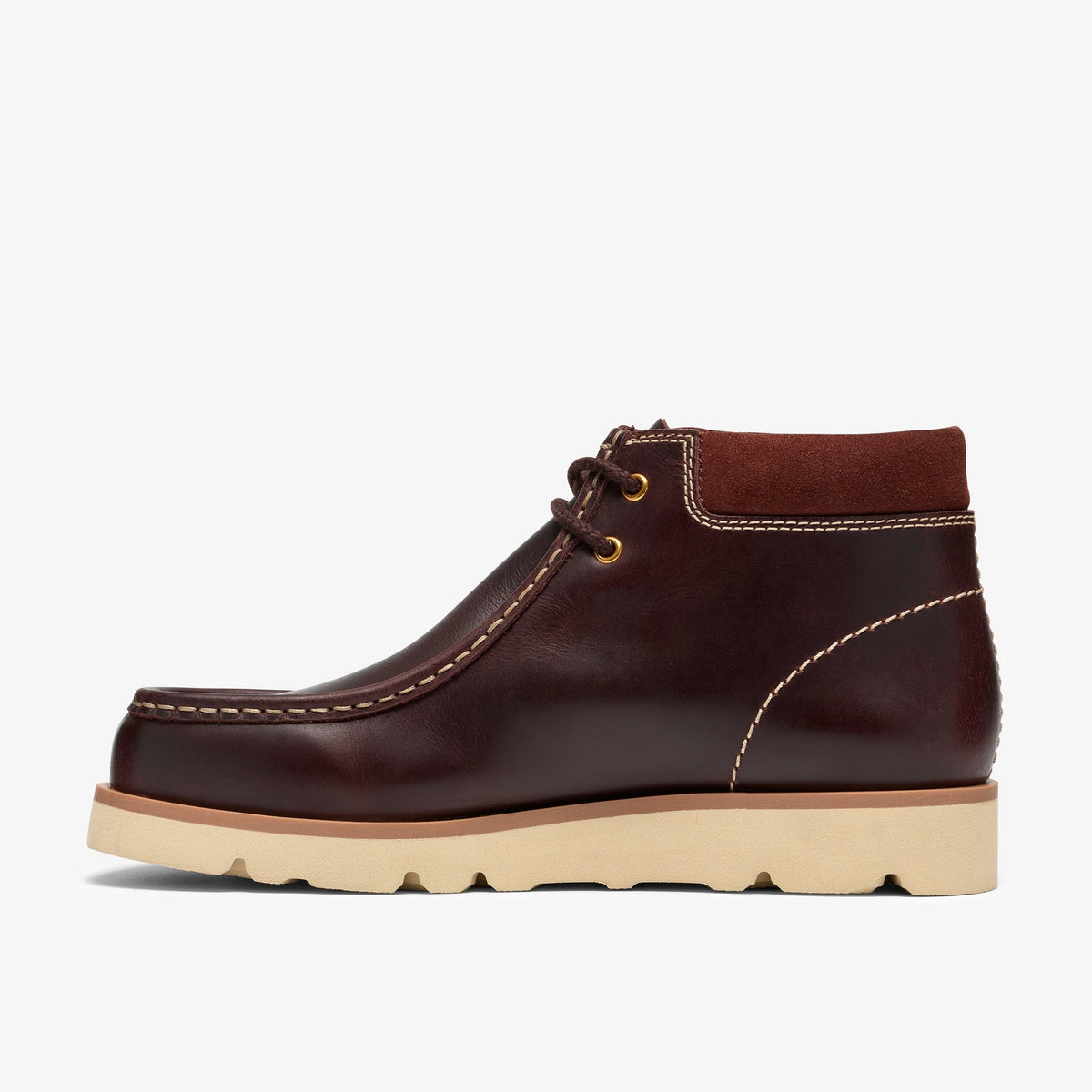 Clarks Originals Walla Orkhon in British Tan, side view: dark leather, suede collar, contrast stitching, cream lug sole