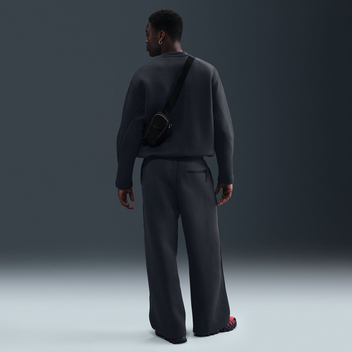 NIKE TECH FLEECE LOOSE FIT CREW ANTHRACITE HV6537-060