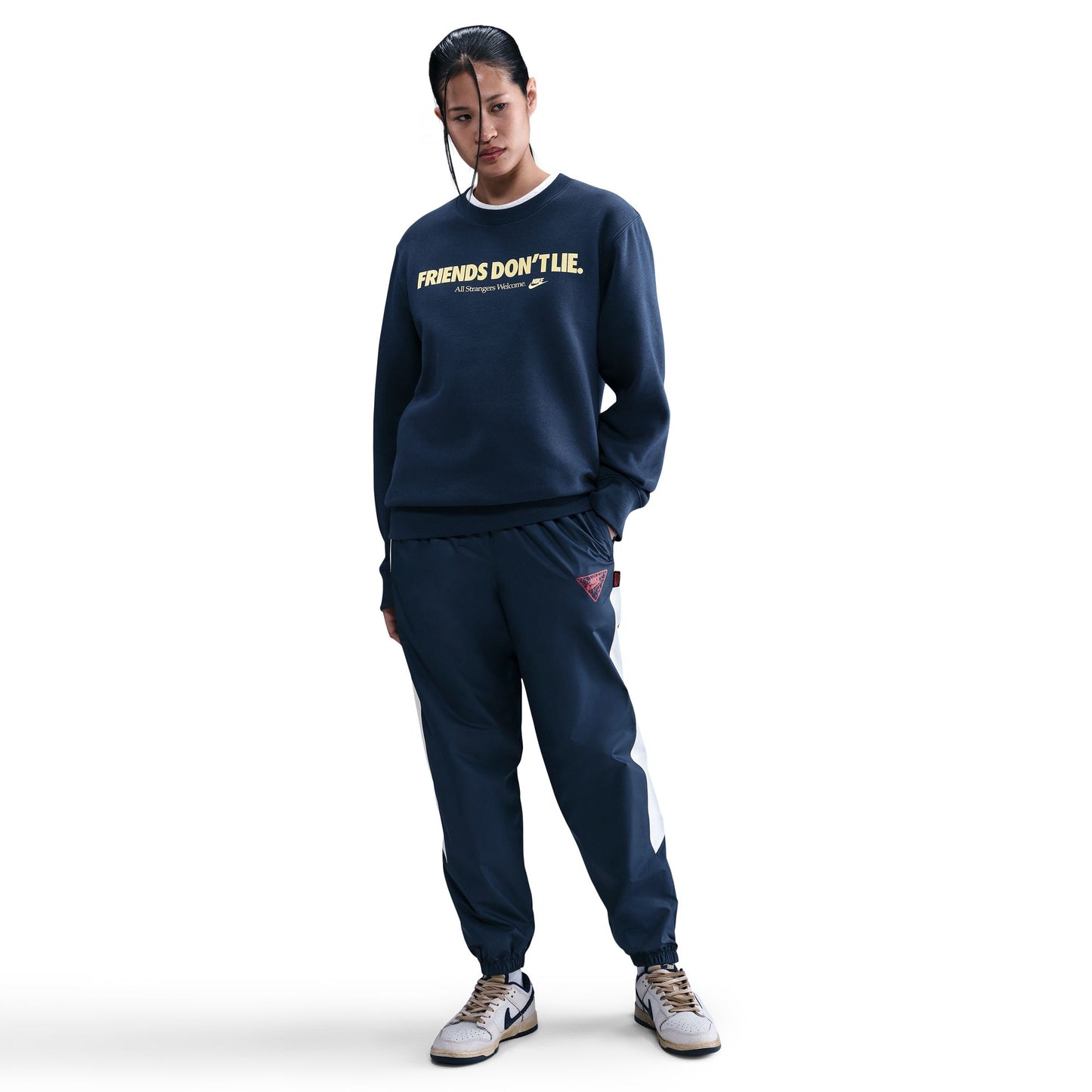 NIKE SPORTWEAR "FRIENDS DONT LIE" SWEATSHIRT NAVY  IB5662-410
