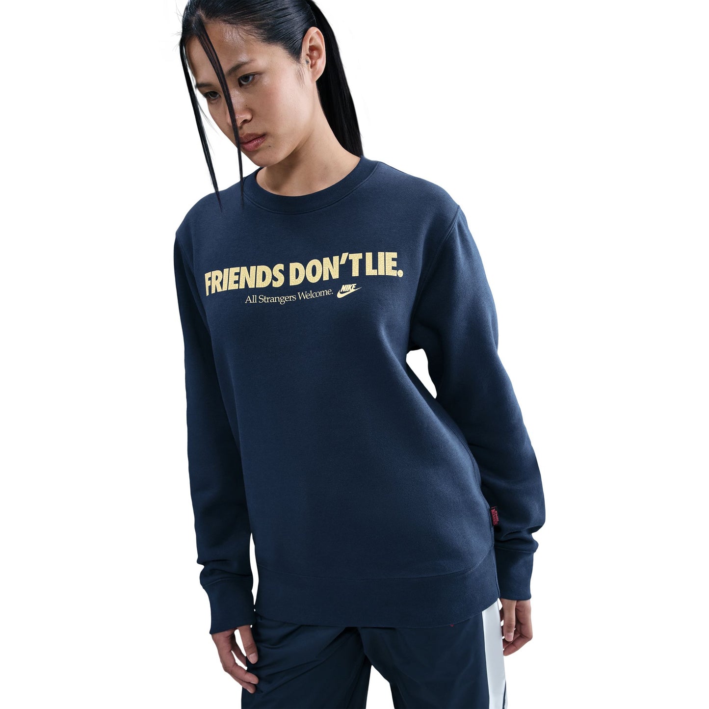 NIKE SPORTWEAR "FRIENDS DONT LIE" SWEATSHIRT NAVY  IB5662-410