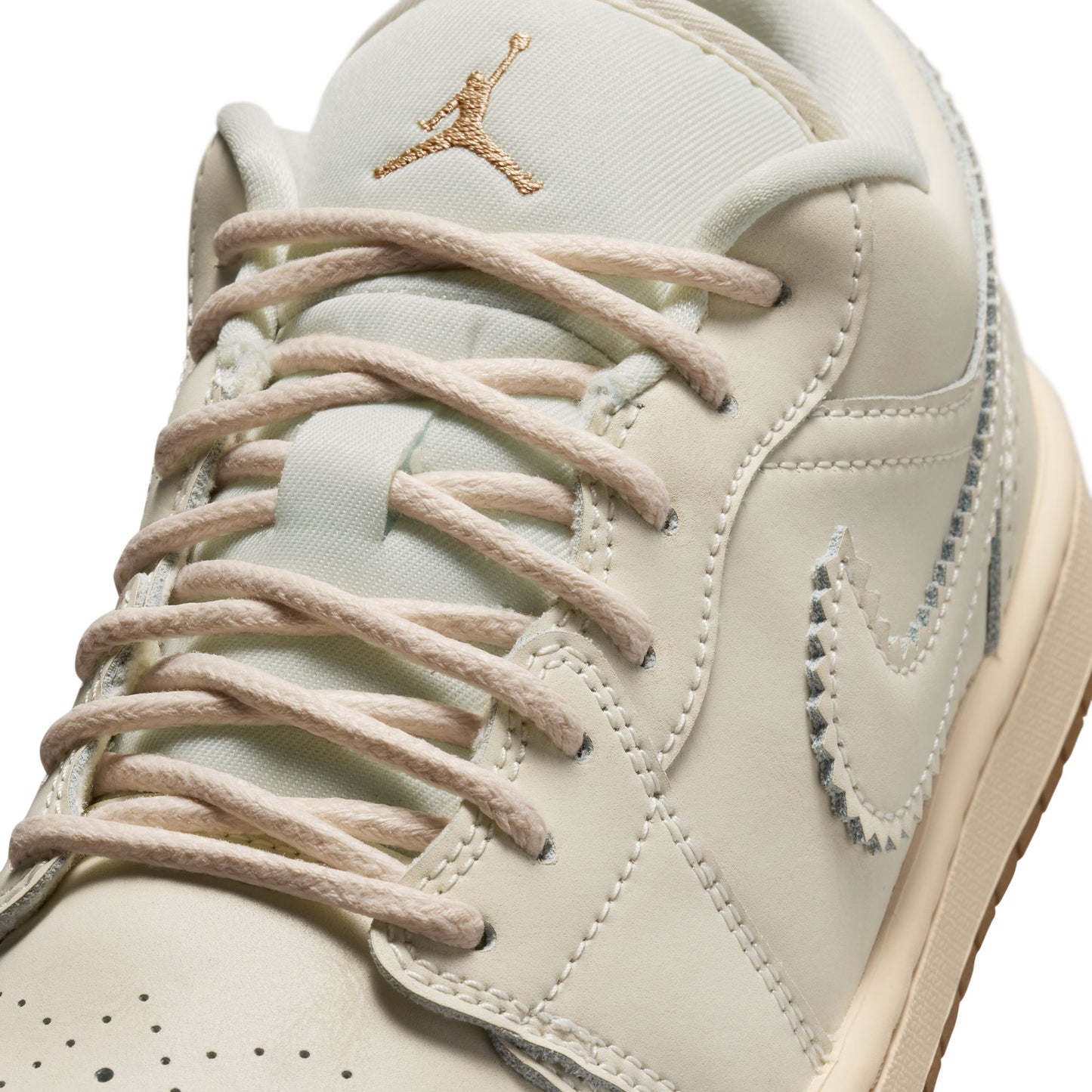Air Jordan 1 Low SE Womens Shoes Color: Chalk/Chalk/Metallic Gold/Pearl White Style: IO0759-100