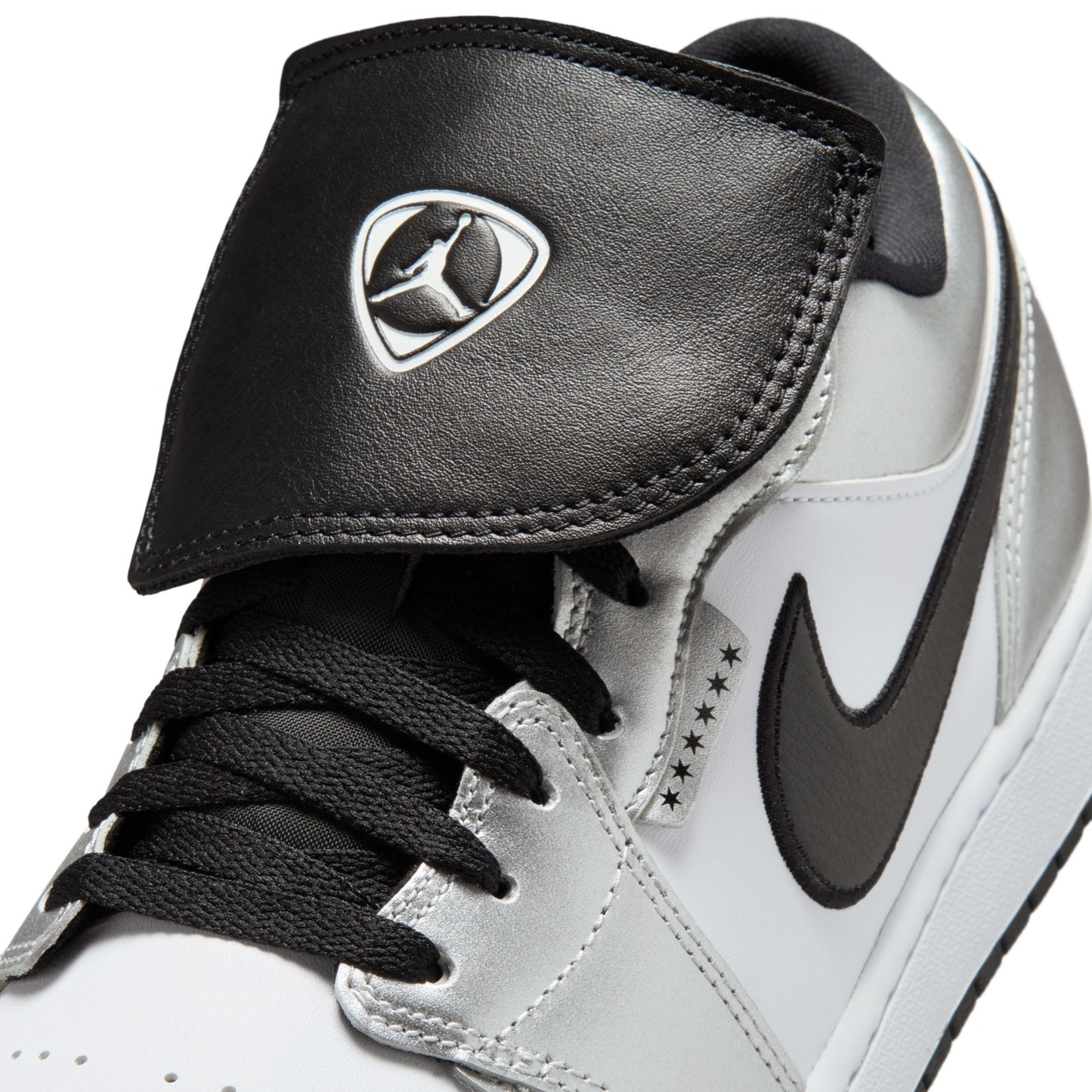 Air Jordan 1 Low SE Color: WHITE/BLACK-WHITE-METALLIC SILVER Style: IR2278-100
