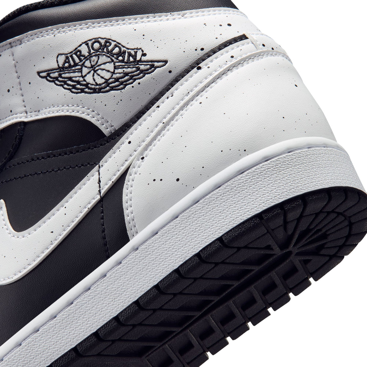 AIR JORDAN 1 MID SE Mens Shoes, Black/White/Black, photo 5 of 10