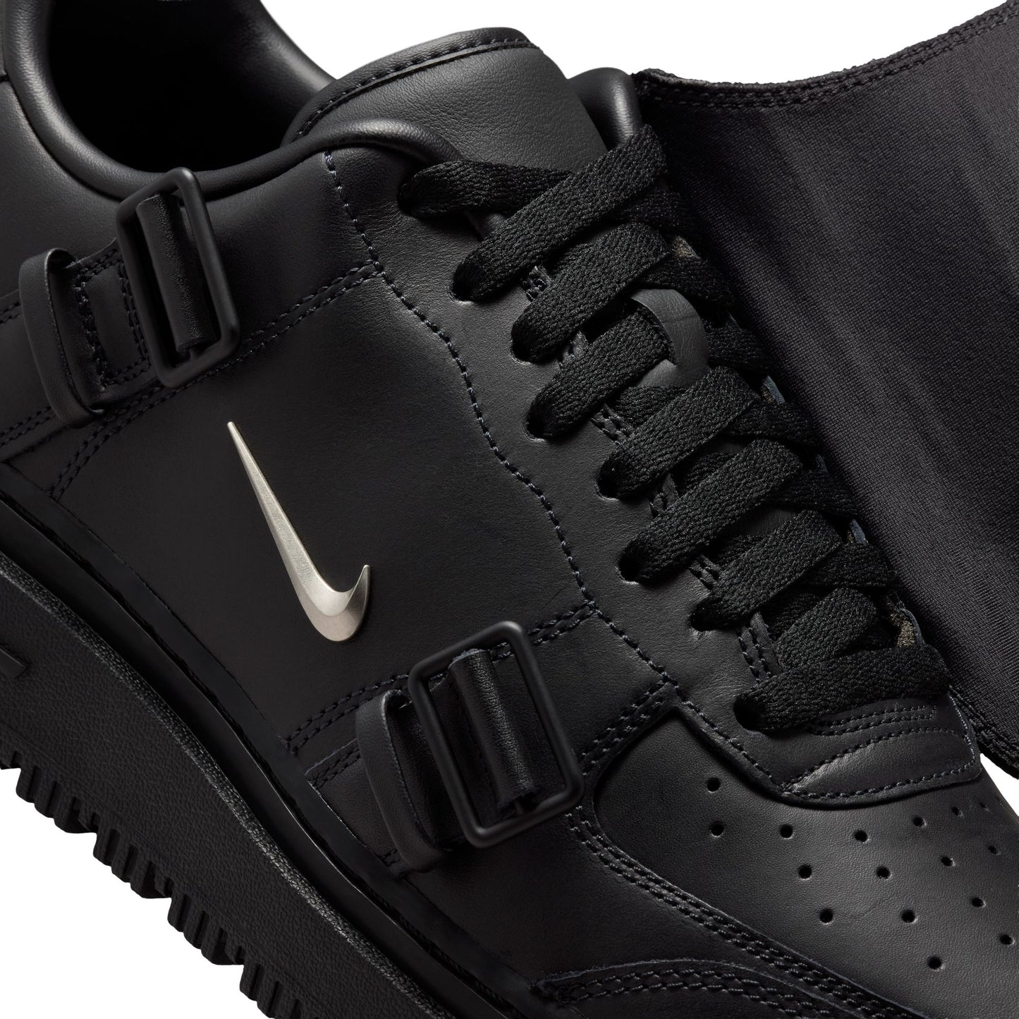 AIR FORCE 1 LUXE Mens Shoes Color: Black/Metallic Silver/Anthracite Style: JA3822-010