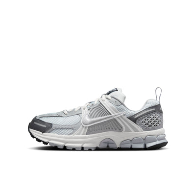 Grade School Nike Vomero 5 Pure Platinum Metallic Silver HF6998-002