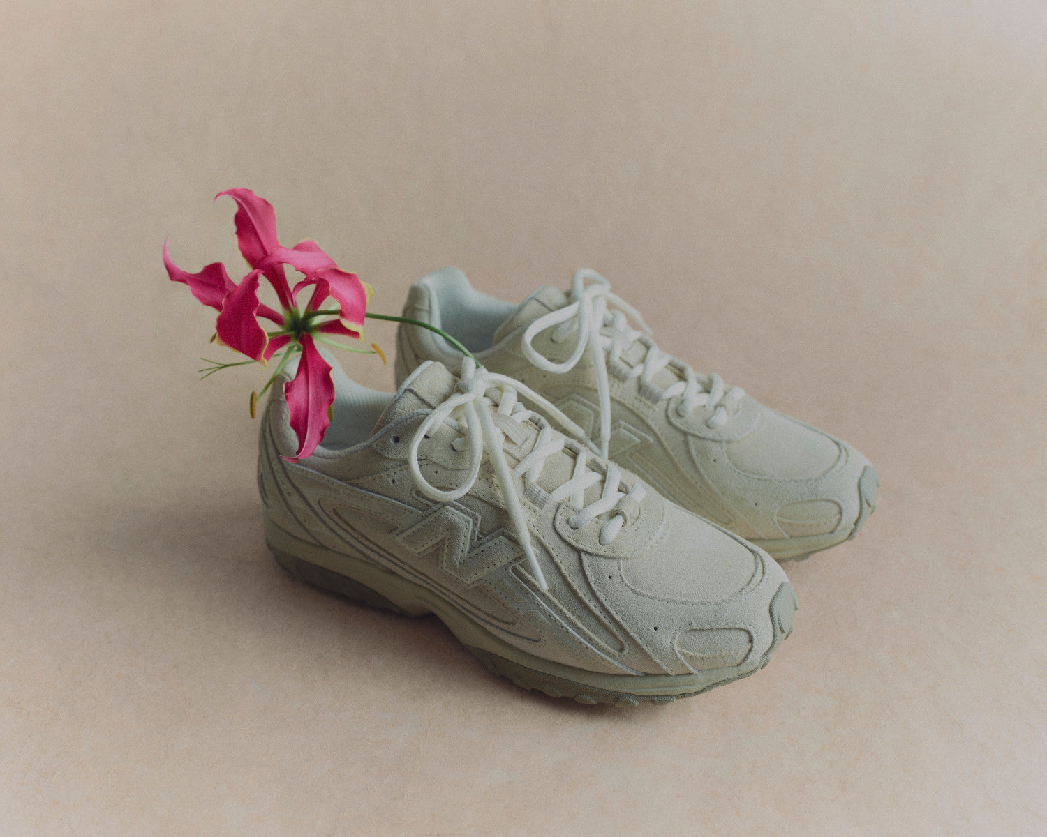 New Balance 204L Timberwolf with Linen Style: U204LMMC – Shoe