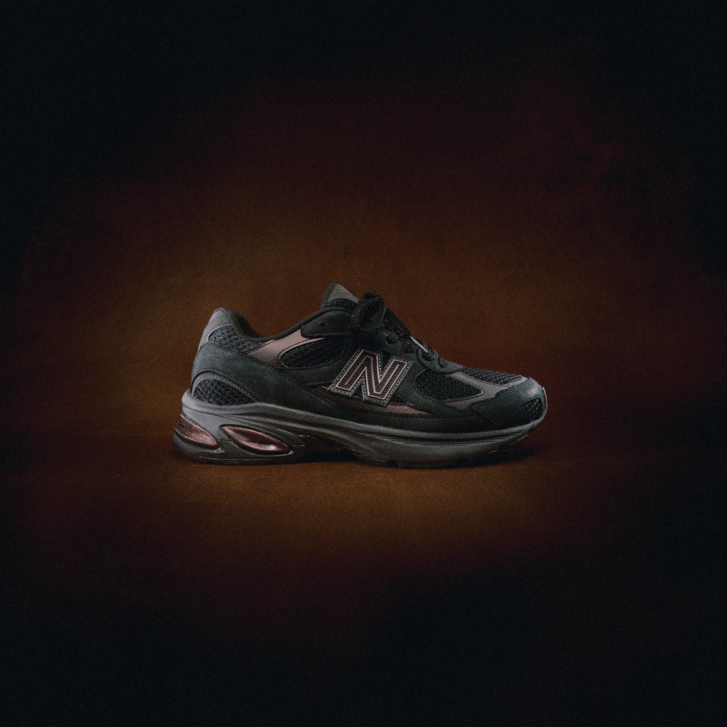 NEW BALANCE 2010 Black with Iridescent U2010ETB – Shoe Gallery Inc