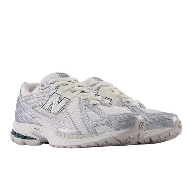 New Balance 1906R Silver metallic with sea salt and new spruce M1906REE