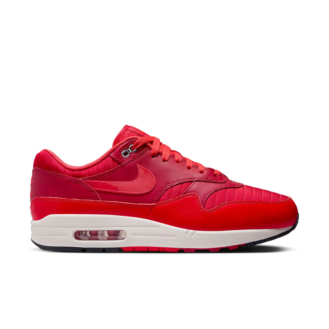 Nike red air max hotsell