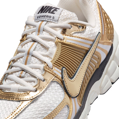 Nike Zoom Vomero 5 Gold Photon Dust/Metallic Gold-Gridiron-Sail HF7723-001