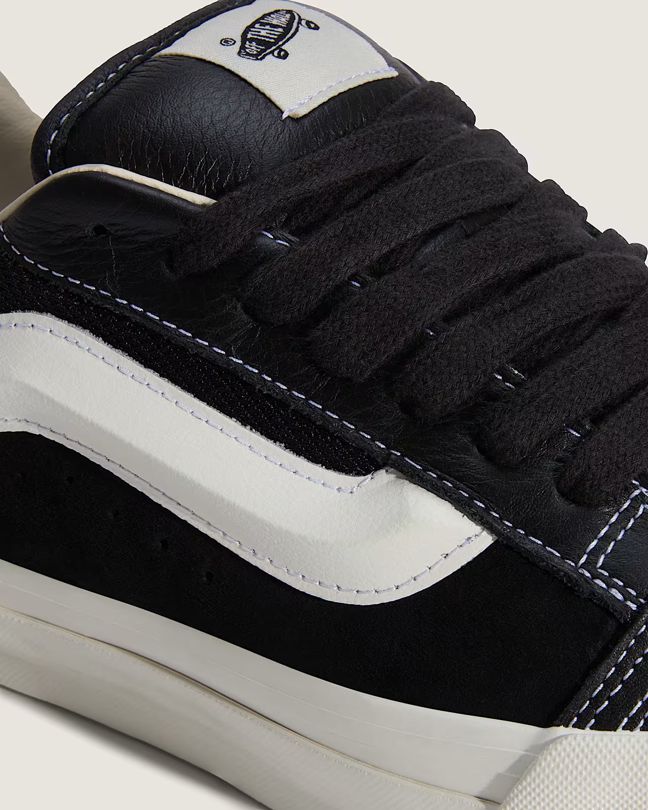 VANS Knu Skool Shoe Lifestyle, Retro Chunky, Suede VN000EB5BLA