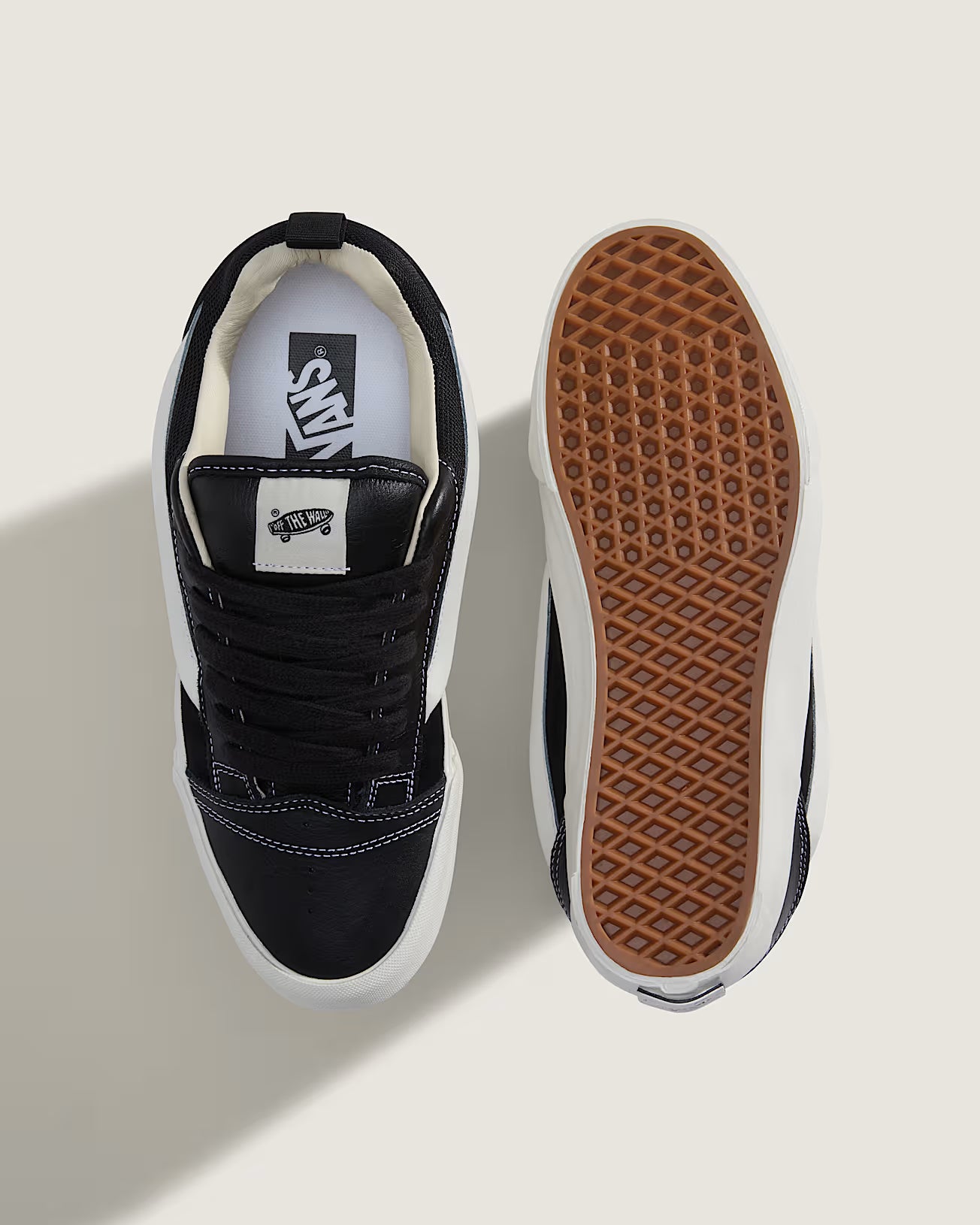 VANS Knu Skool Shoe Lifestyle, Retro Chunky, Suede VN000EB5BLA