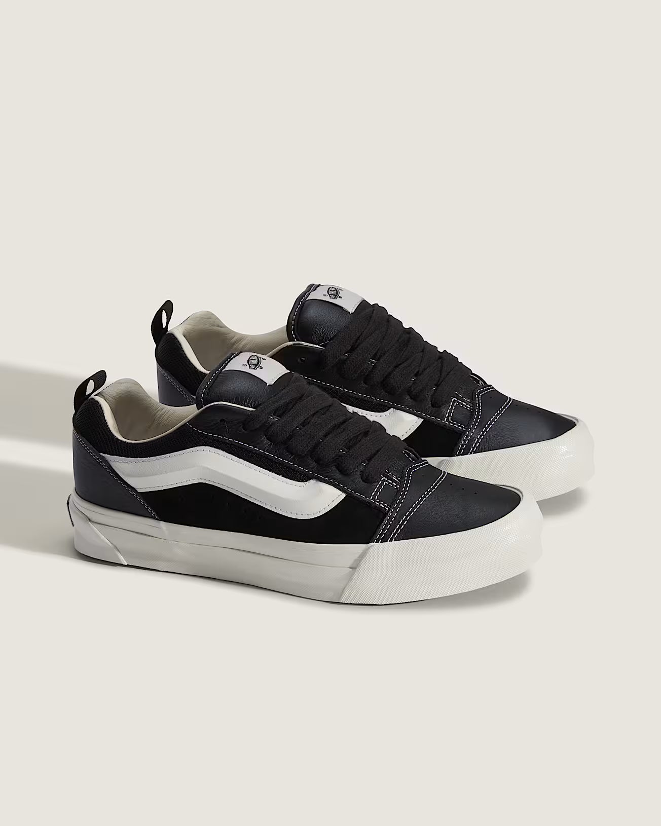 VANS Knu Skool Shoe Lifestyle, Retro Chunky, Suede VN000EB5BLA