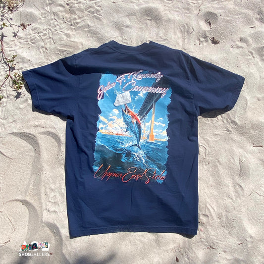 SHOE GALLERY JFK CAUSEWAY TEE NAVY