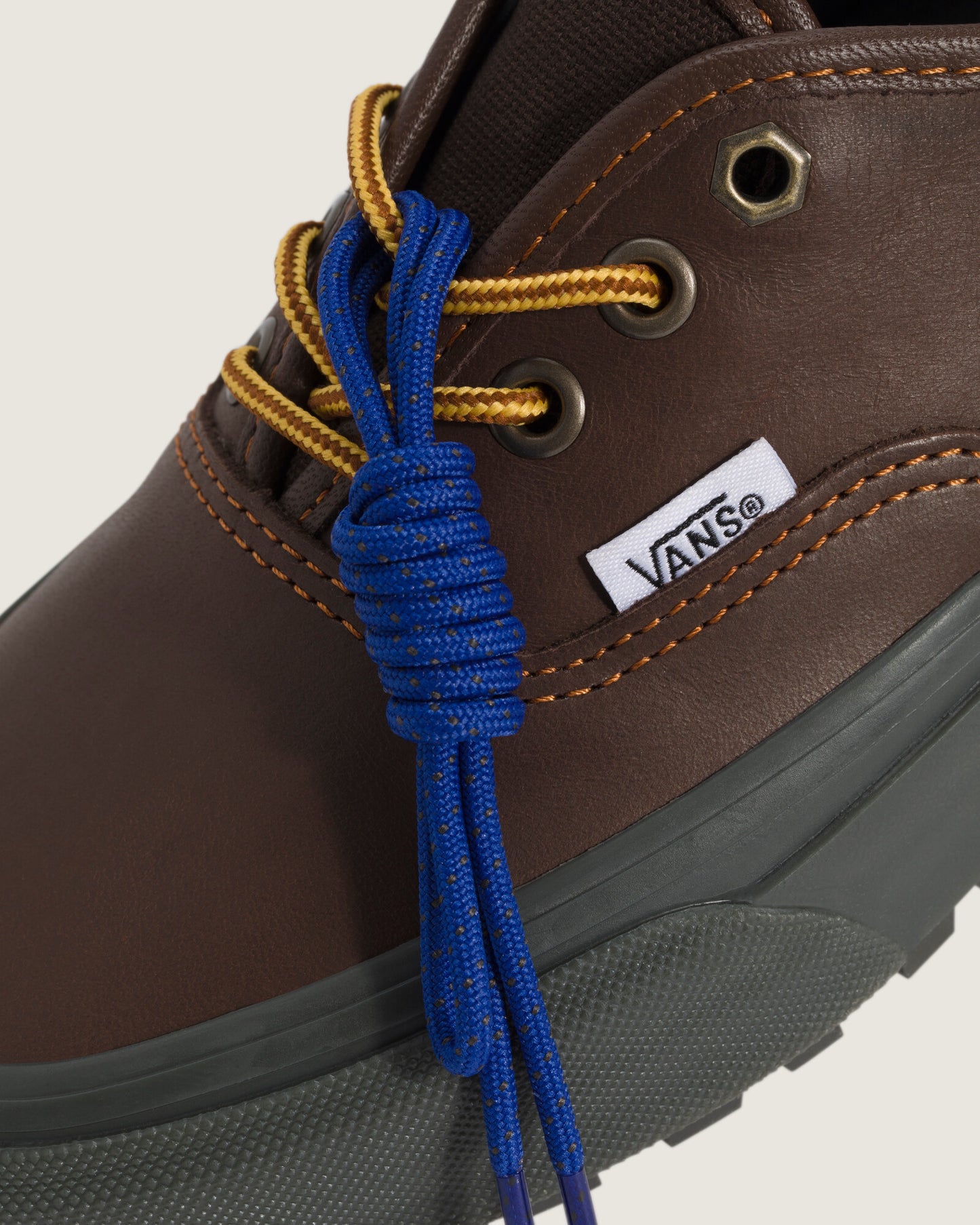 VANS LX AUTHENTIC 44 FIEL BROWN VN000E8EDMV