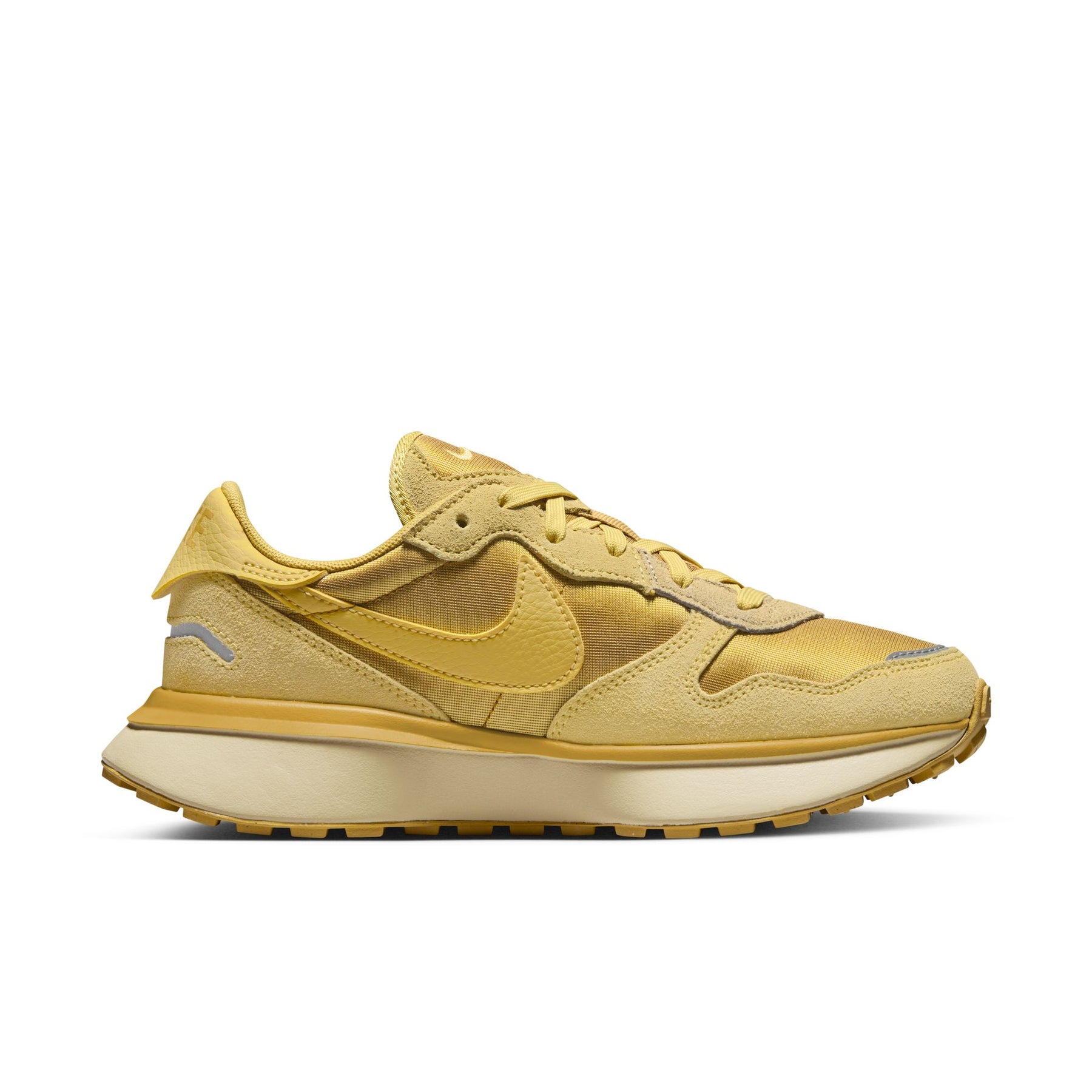 Gold hotsell nikes women